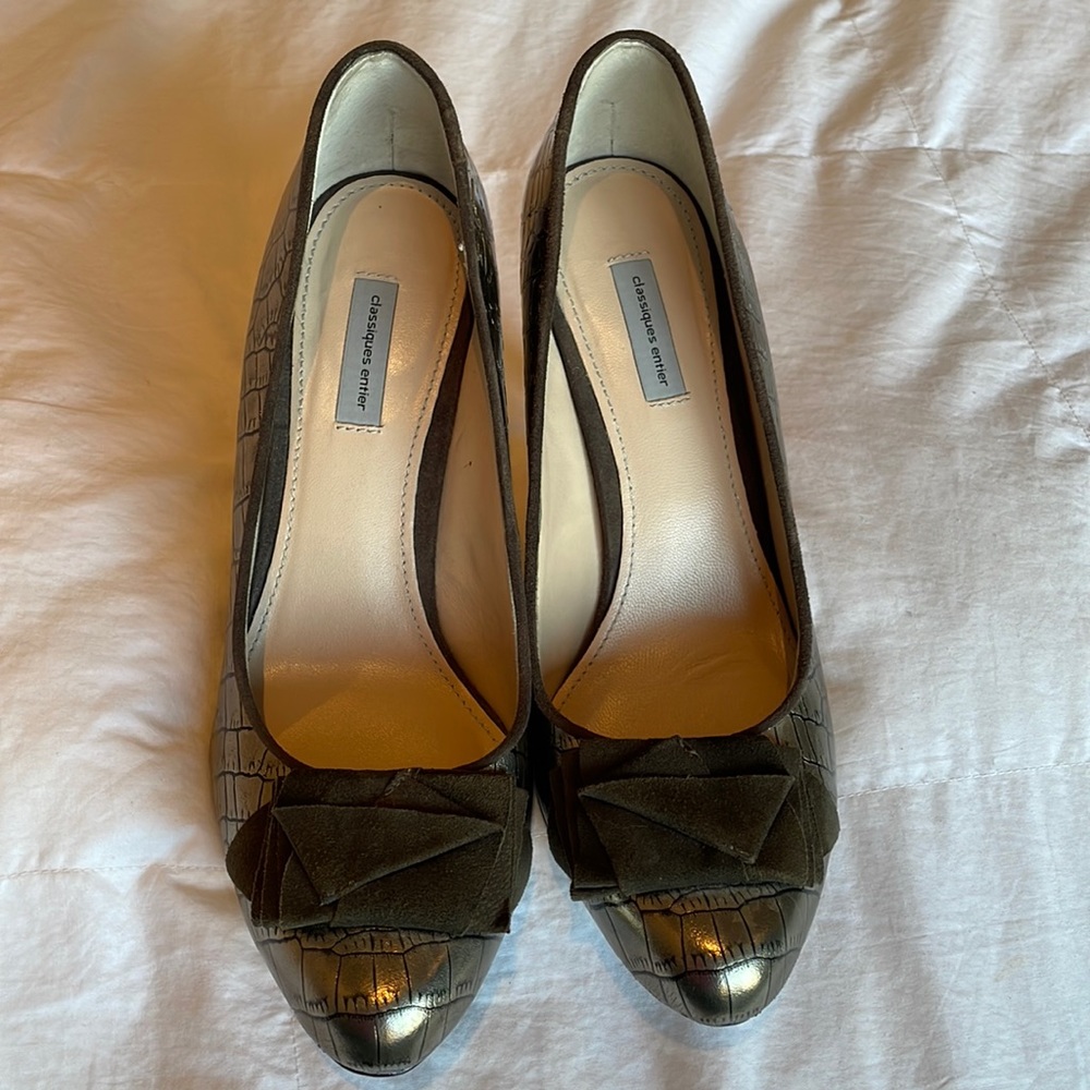 Festive leather metallic high heels by Classiques Entier in women’s size 7